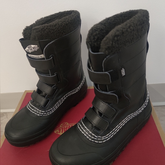 Vans winter boots 8US women size - Picture 3 of 4